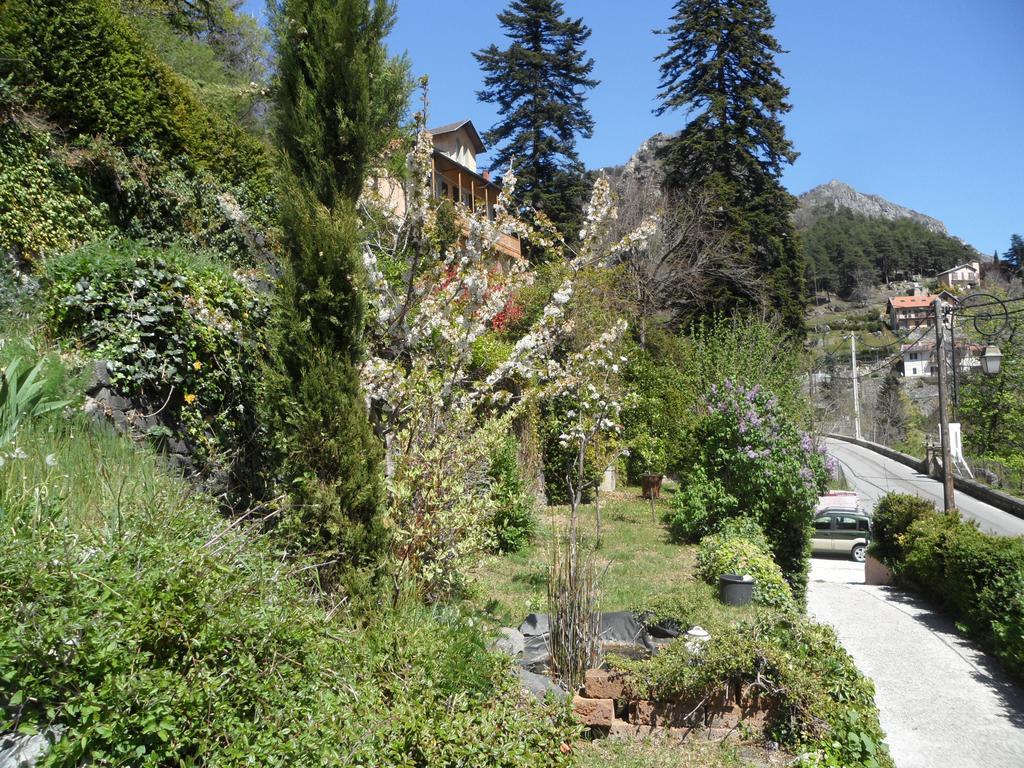 Chambres D'Hotes Casa Sylvana Saint-Dalmas-de-Tende Exterior foto